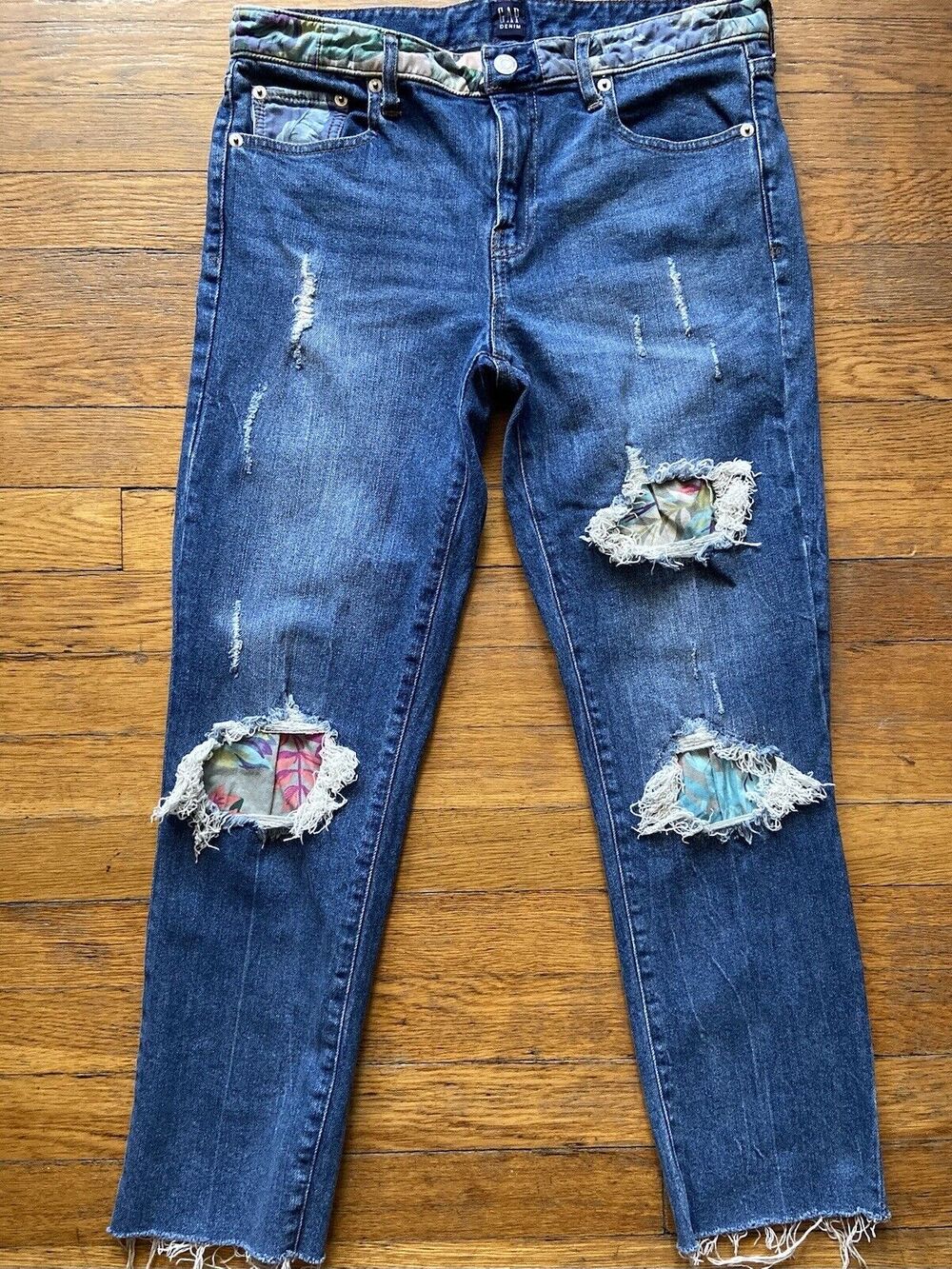 GAP Denim Distressed ‘Best Girlfriend’ w/Floral Accent Jeans sz 27